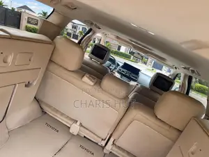 Toyota Land Cruiser for Rent