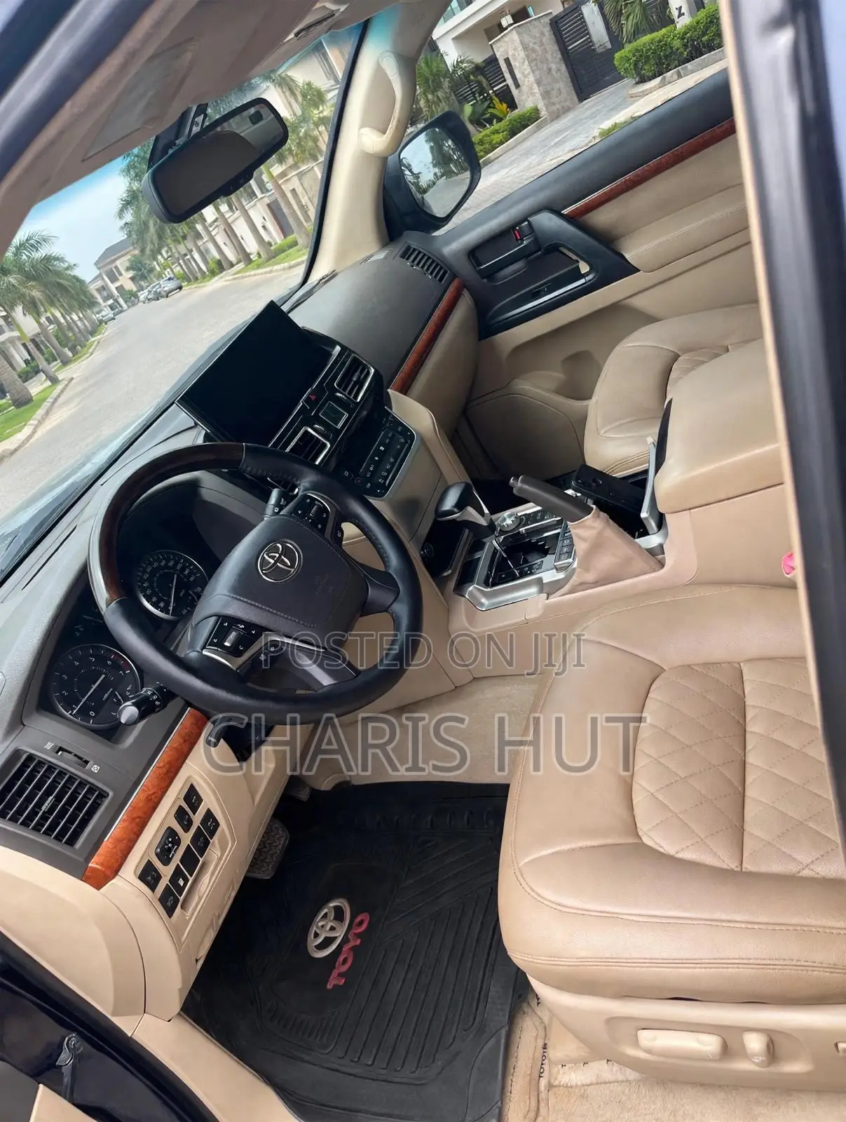 Toyota Land Cruiser for Rent