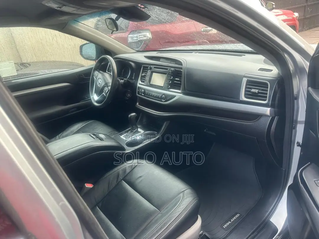 Toyota Highlander LE 4x2 (2.7L 4cyl 6A) 2017 Silver