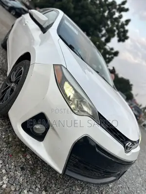 Toyota Corolla S 4dr Sedan (1.8L 4cyl CVT) 2015 White
