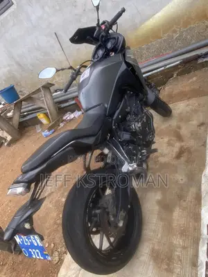 Yamaha 2022 Black