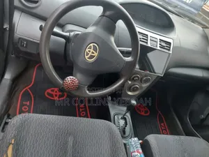Toyota Yaris 2010 Silver
