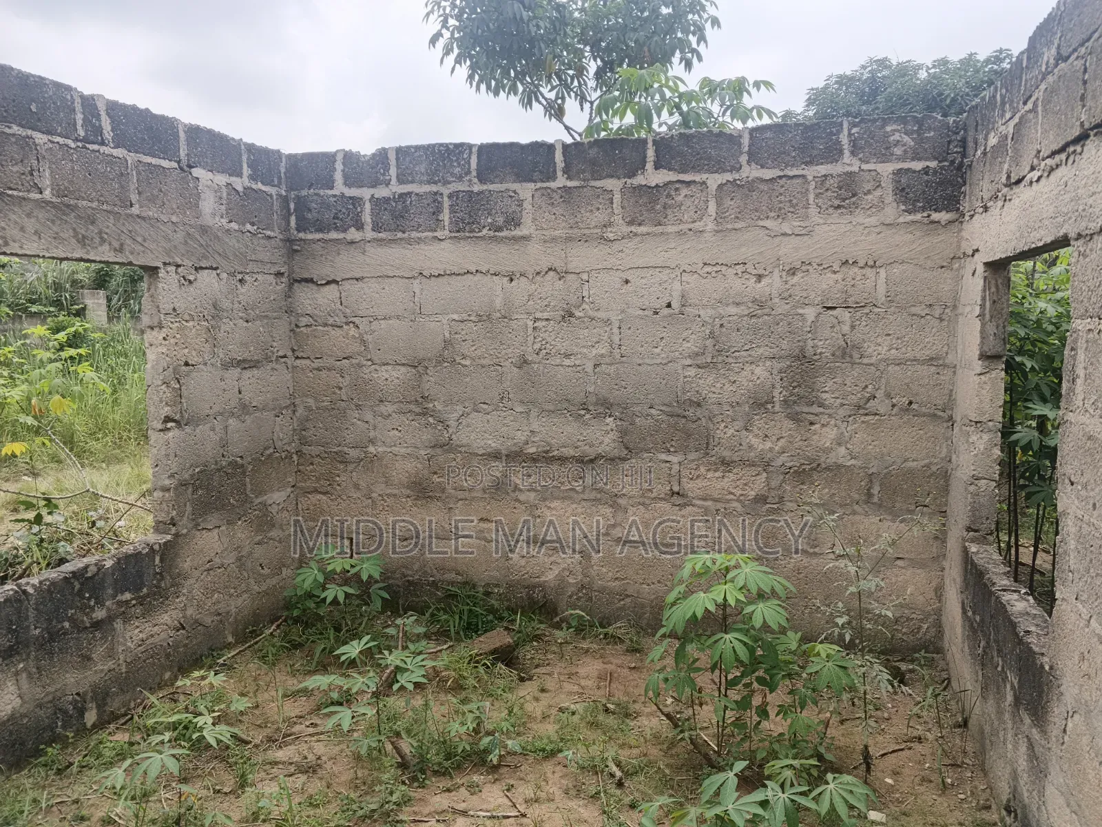 12bdrm House in Ejisu-Juaben Municipal for sale