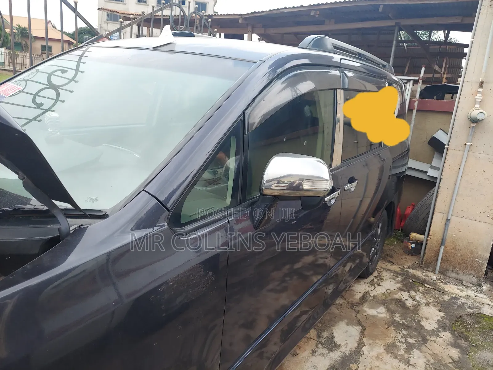 Toyota Voxy 2012