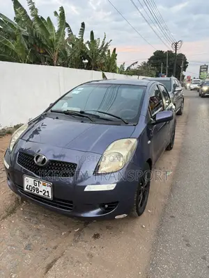 Toyota Vitz 1.3 AWD 5dr 2012 Blue
