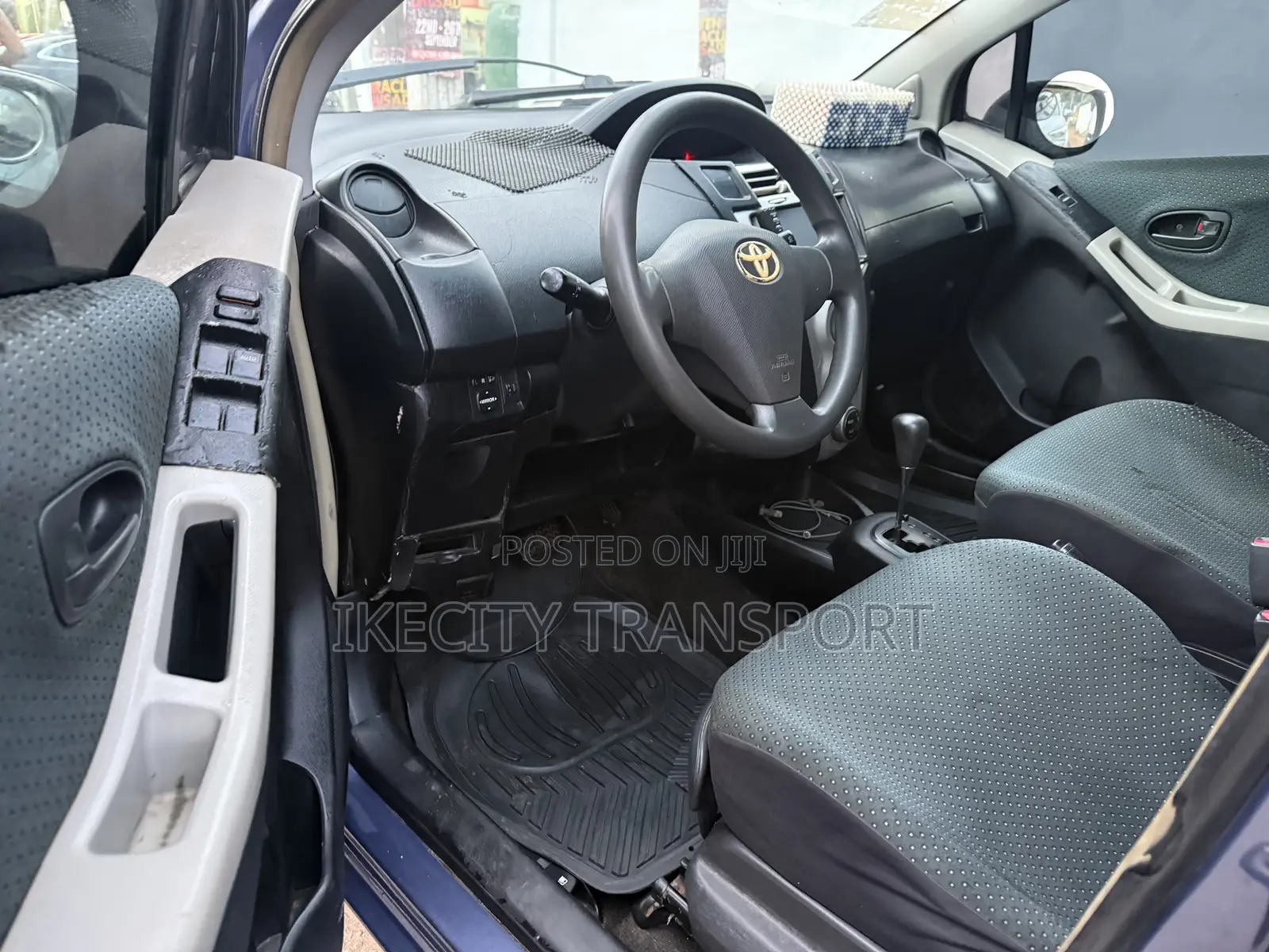 Toyota Vitz 1.3 AWD 5dr 2012 Blue