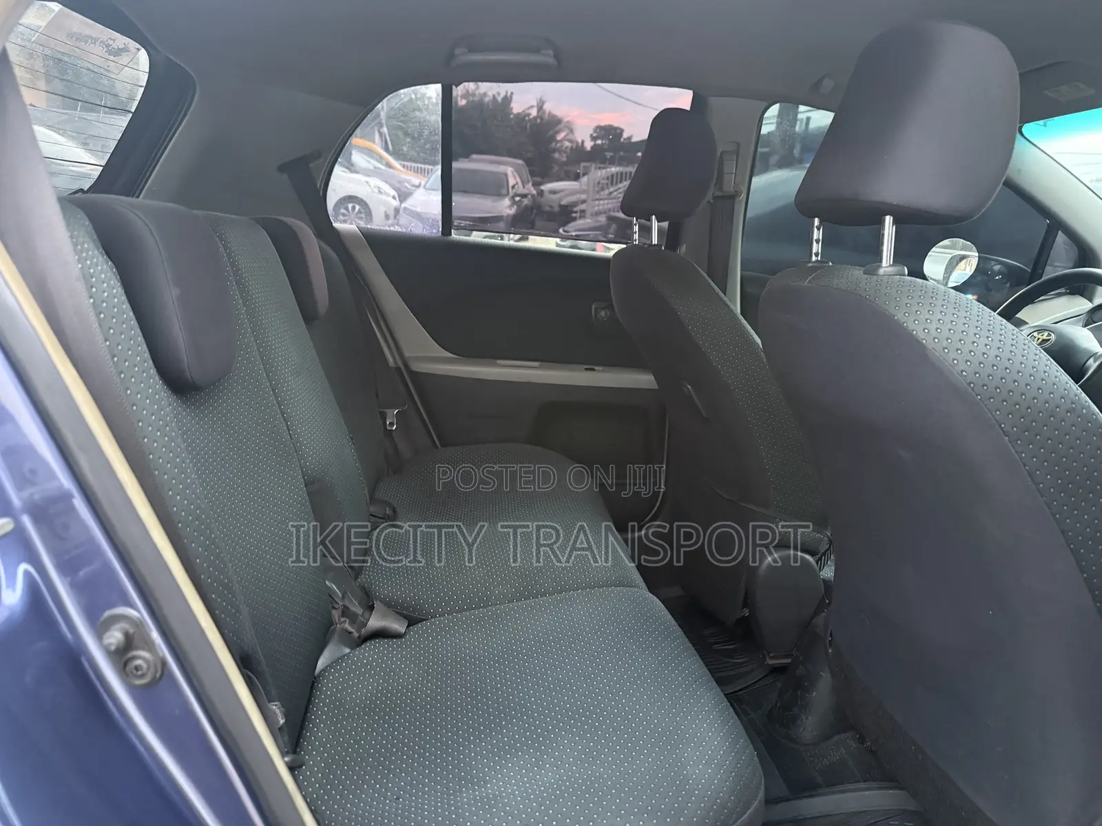 Toyota Vitz 1.3 AWD 5dr 2012 Blue