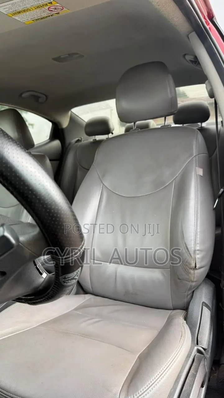 Hyundai Elantra 2013 Red