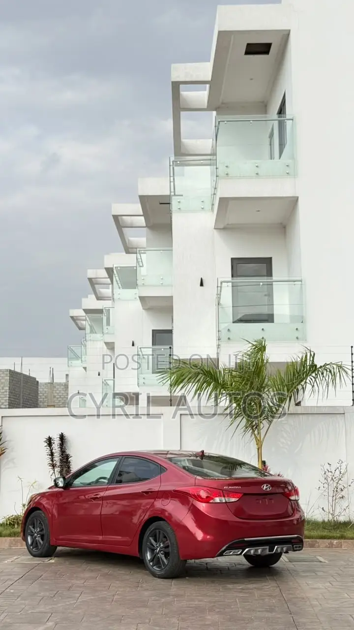 Hyundai Elantra 2013 Red