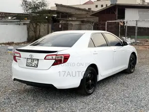 Toyota Camry L 4dr Sedan (2.5L 4cyl 6A) 2014 White