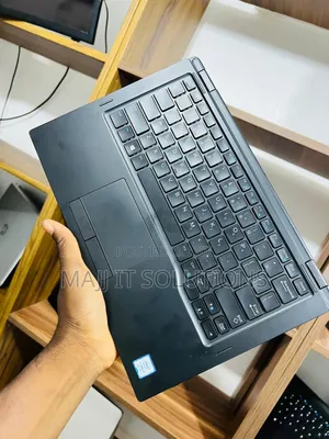 Laptop Dell Latitude 7390 16GB Intel Core i7 SSD 256GB