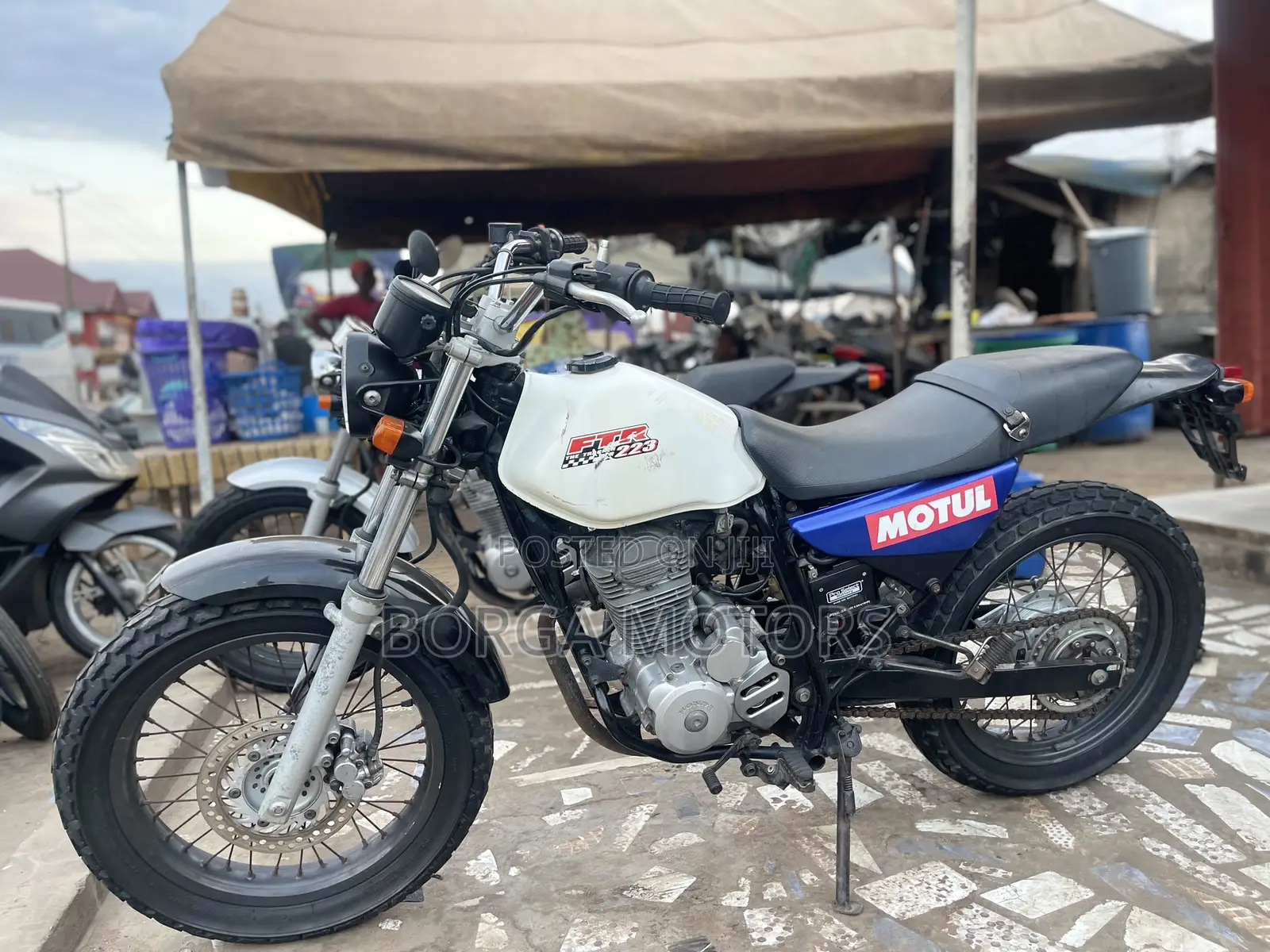 Honda CB 2005 White