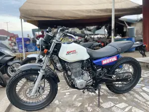 Honda CB 2005 White