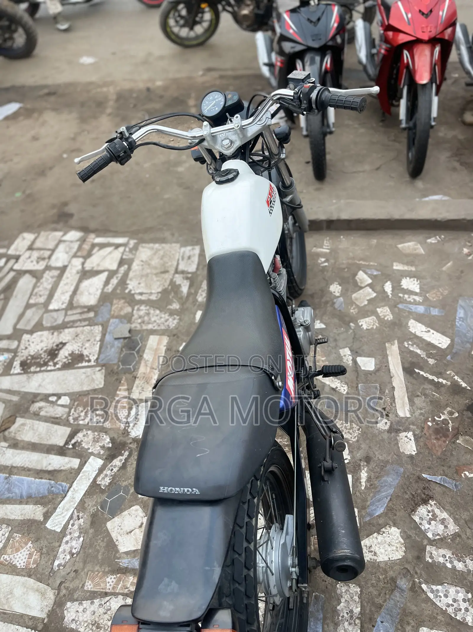 Honda CB 2005 White