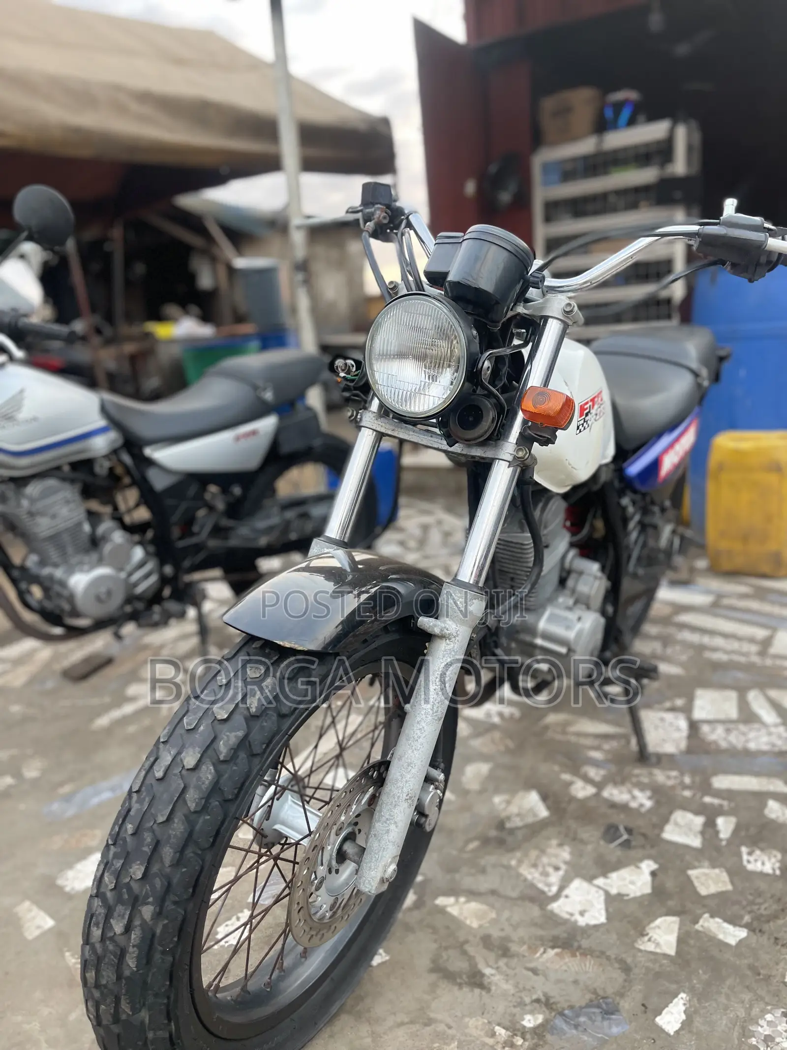 Honda CB 2005 White
