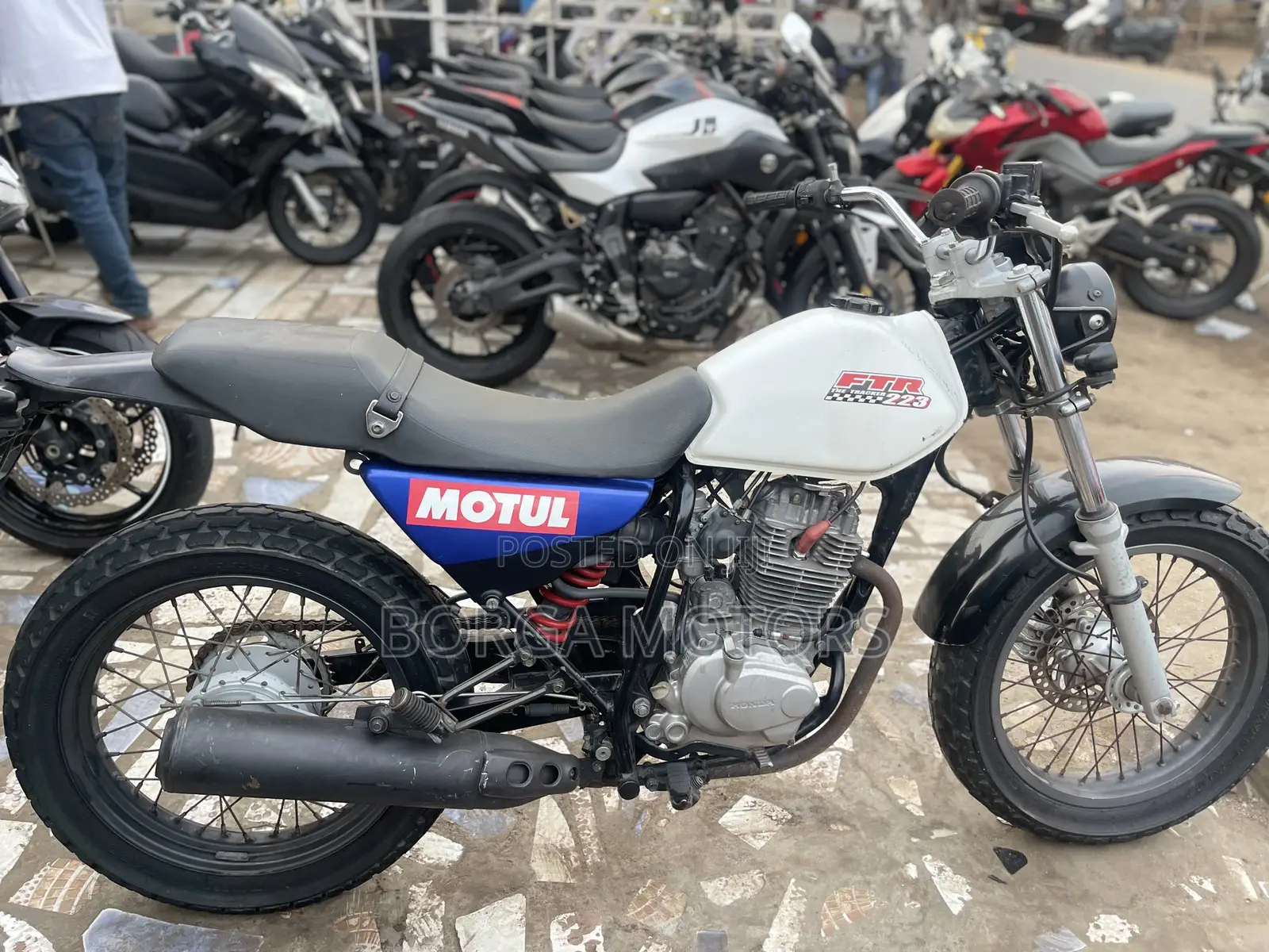 Honda CB 2005 White