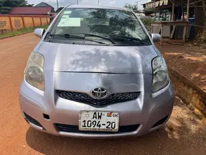 Toyota Vitz 1.5 FWD 5dr 2010 Silver