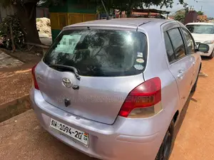 Toyota Vitz 1.5 FWD 5dr 2010 Silver