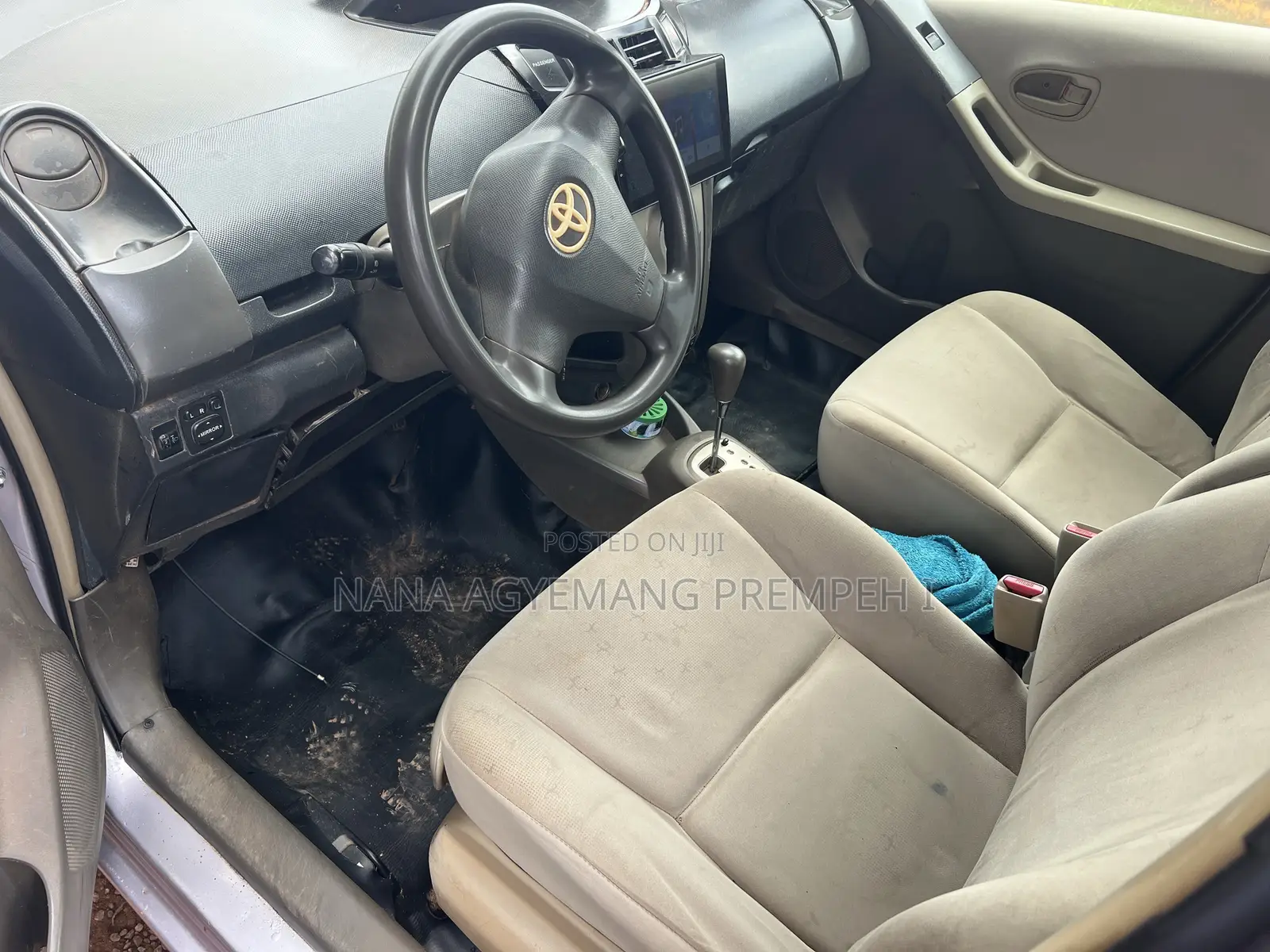 Toyota Vitz 1.5 FWD 5dr 2010 Silver