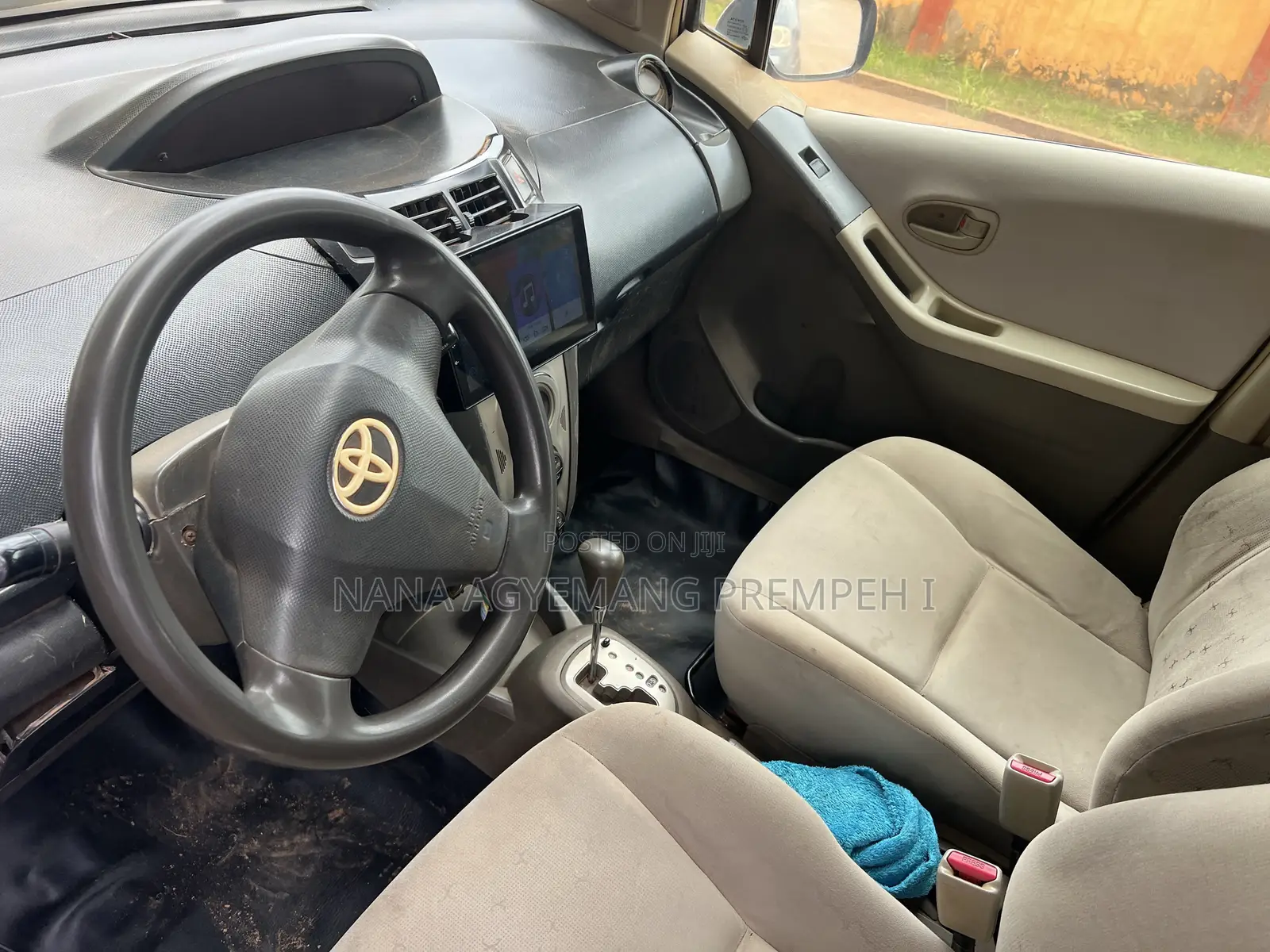 Toyota Vitz 1.5 FWD 5dr 2010 Silver
