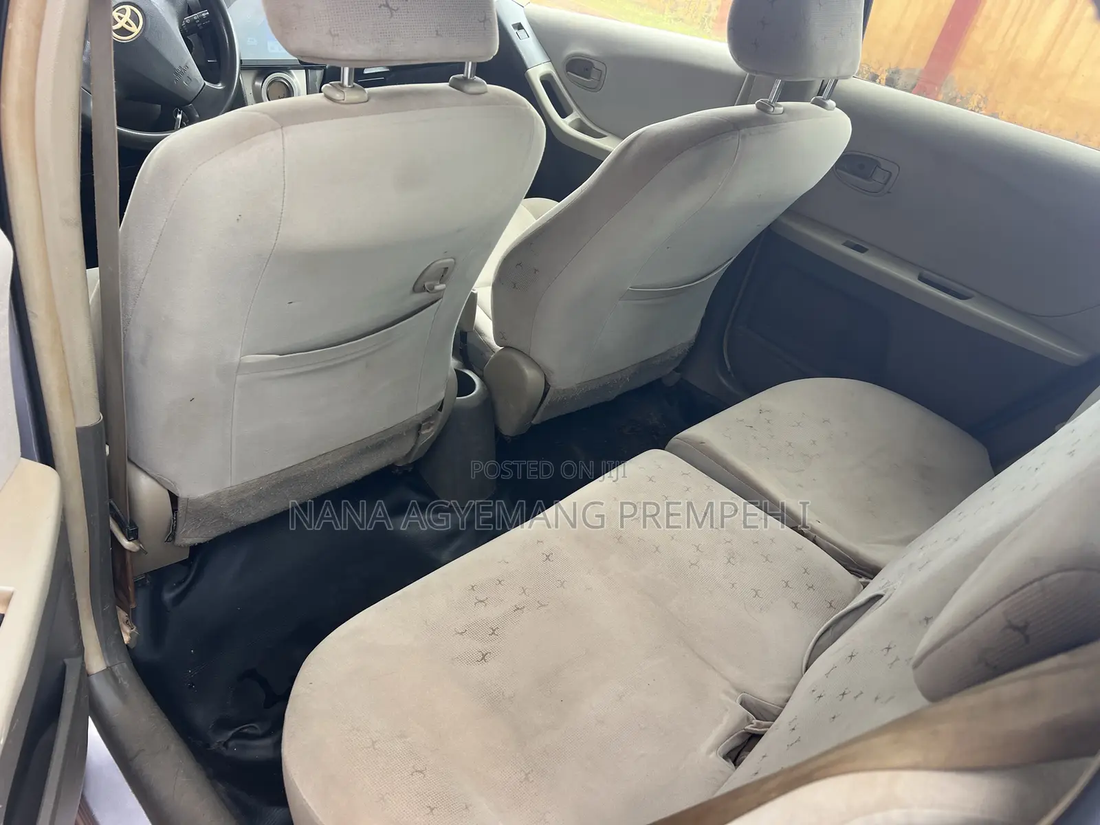 Toyota Vitz 1.5 FWD 5dr 2010 Silver
