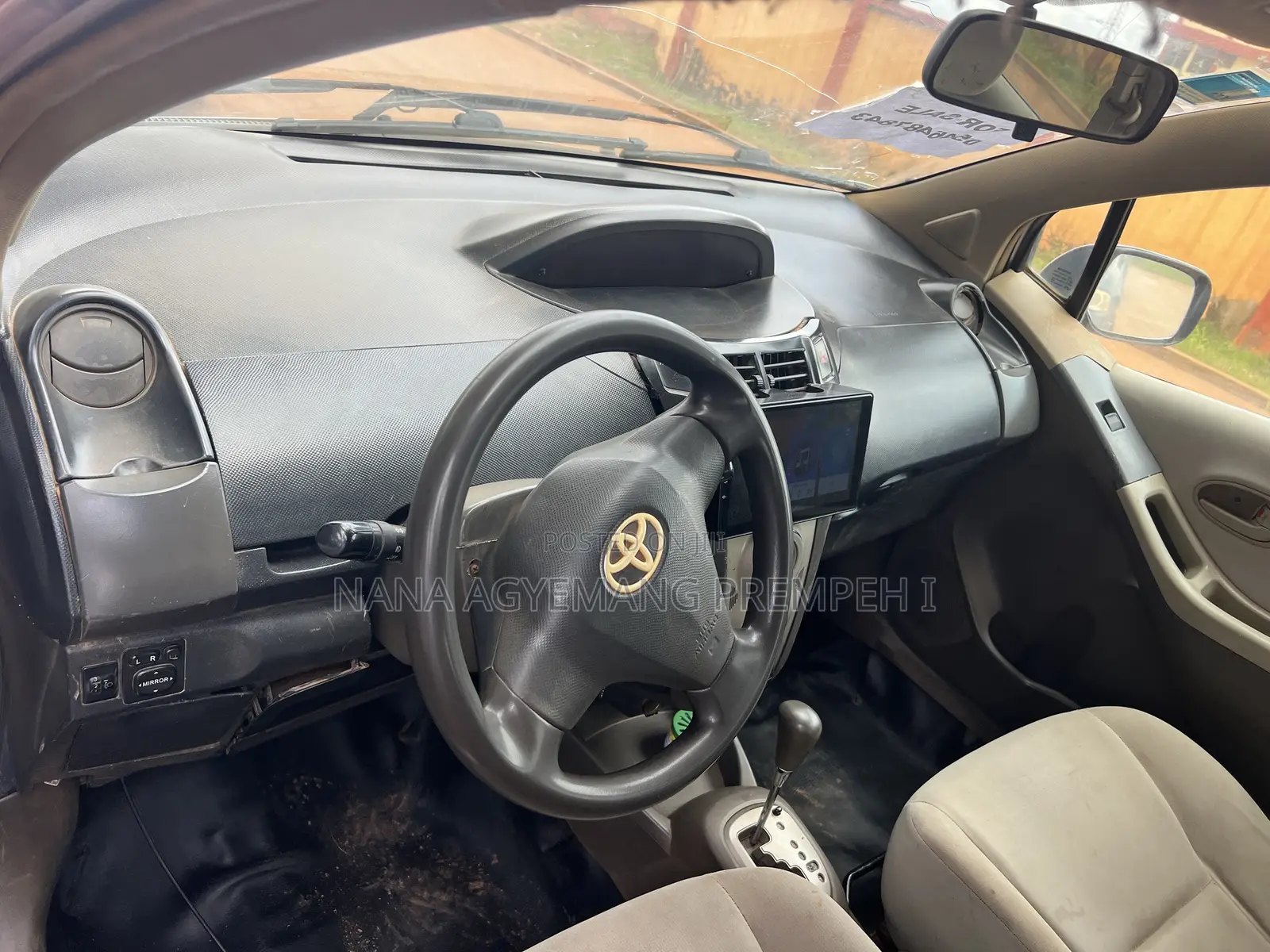Toyota Vitz 1.5 FWD 5dr 2010 Silver