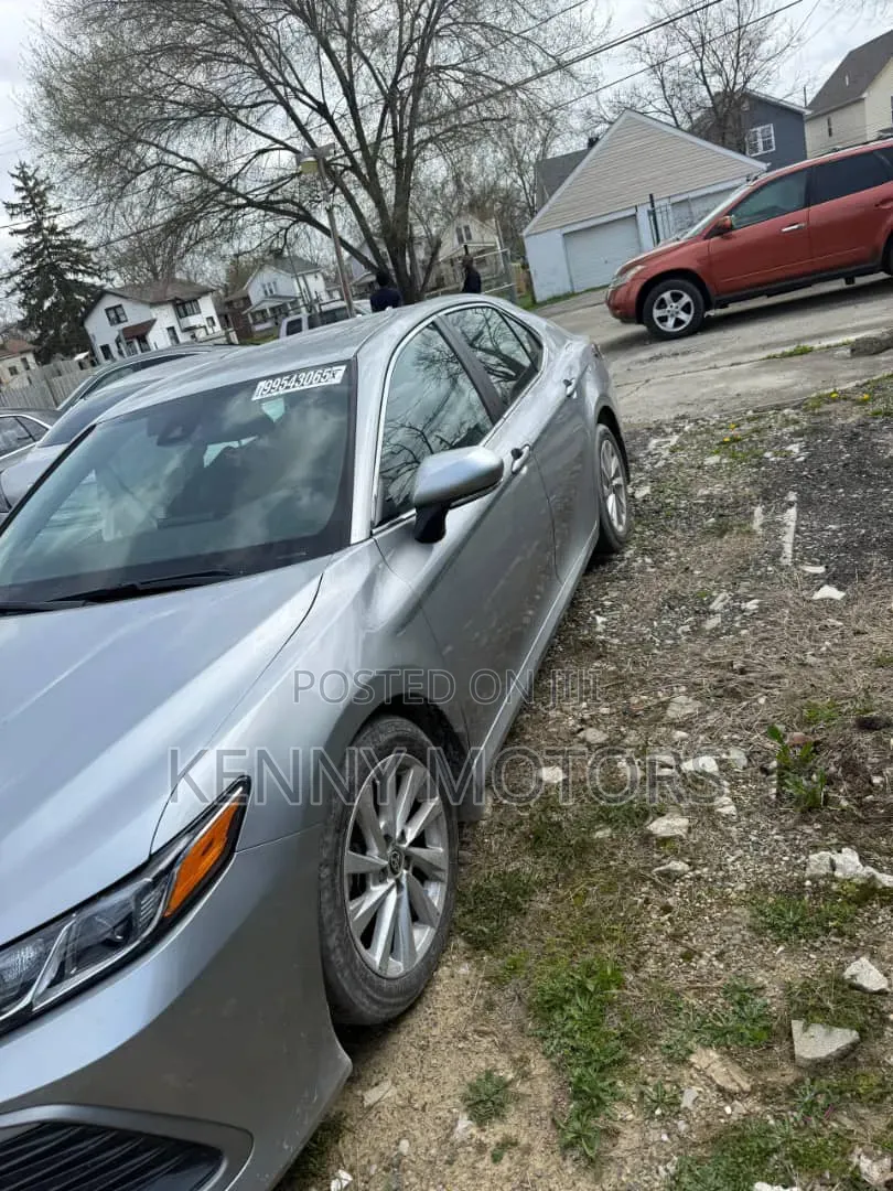 Toyota Camry 2023 Silver