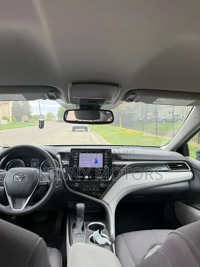Toyota Camry 2023 Silver
