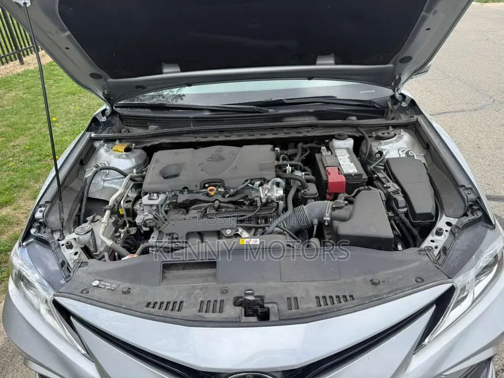 Toyota Camry 2023 Silver