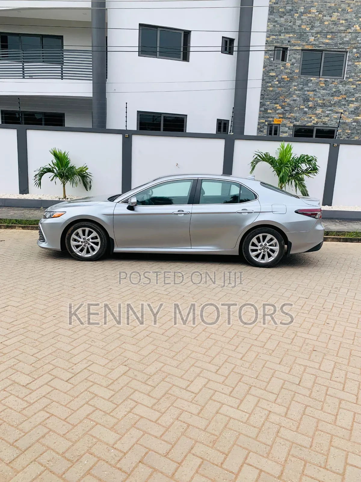 Toyota Camry 2023 Silver