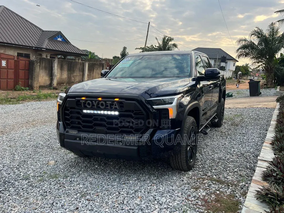 Toyota Tundra 2024 Matt Black