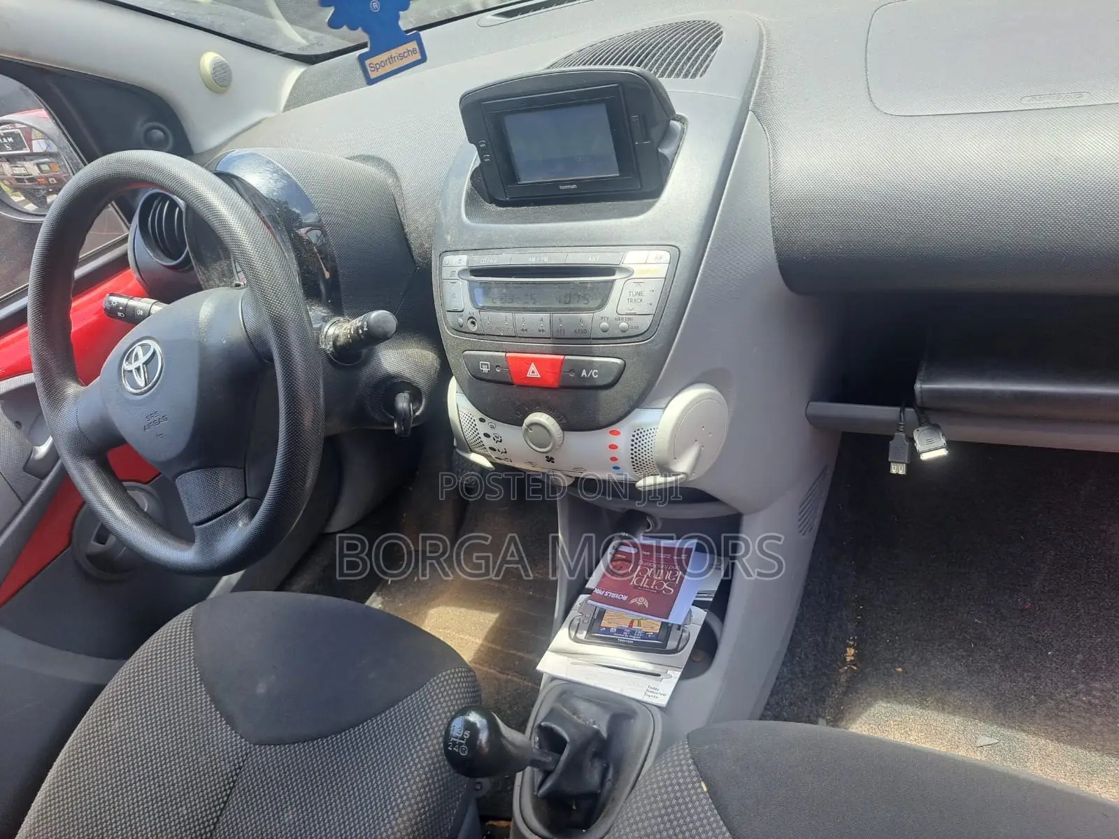 Toyota Aygo 1.0 3-Door 2011 Red