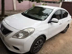 Nissan Versa 1.6 SV Sedan 2012 White