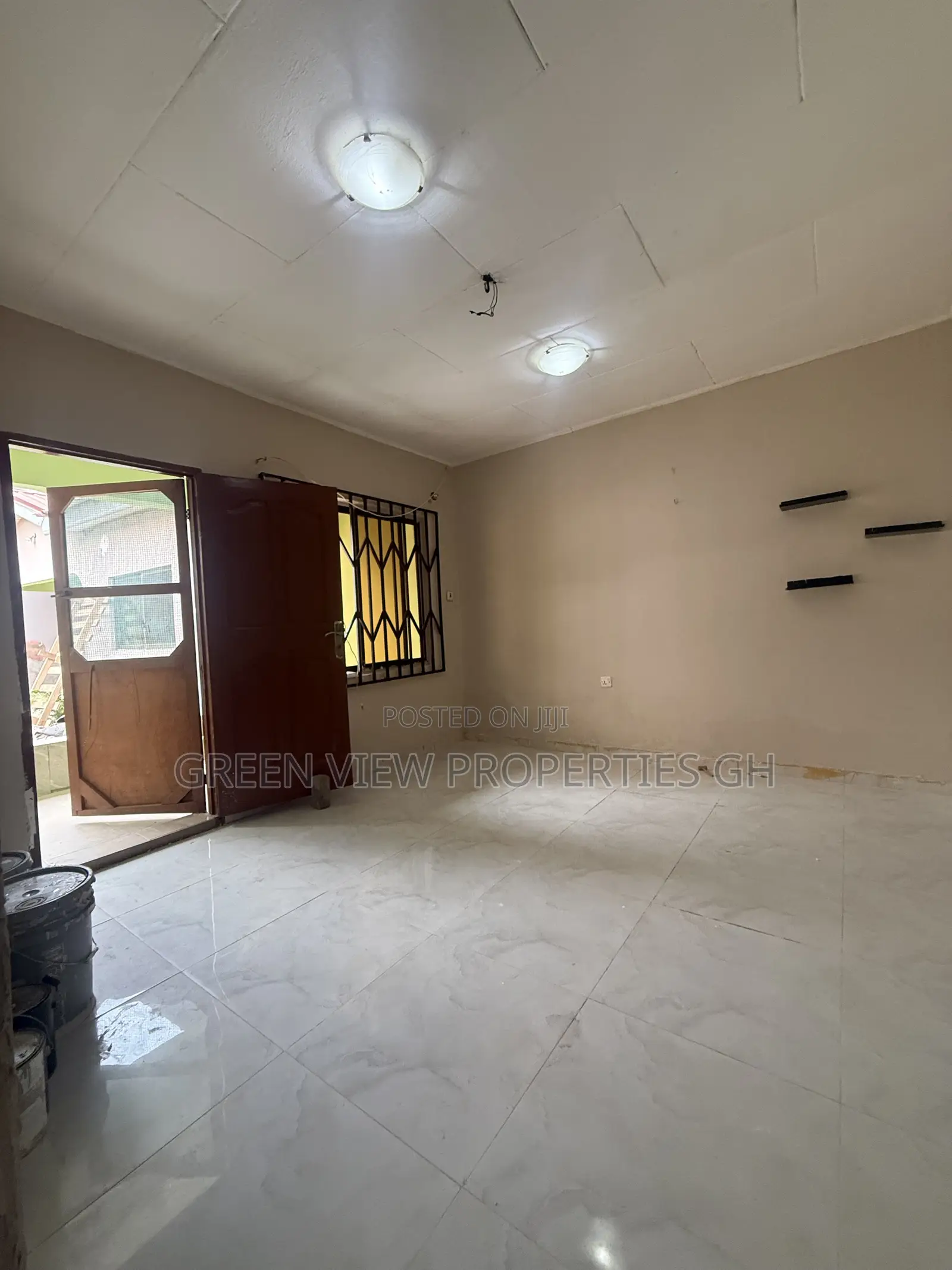 1bdrm Room & Parlour in West Hills Mall Area for sale
