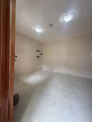 1bdrm Room & Parlour in West Hills Mall Area for sale