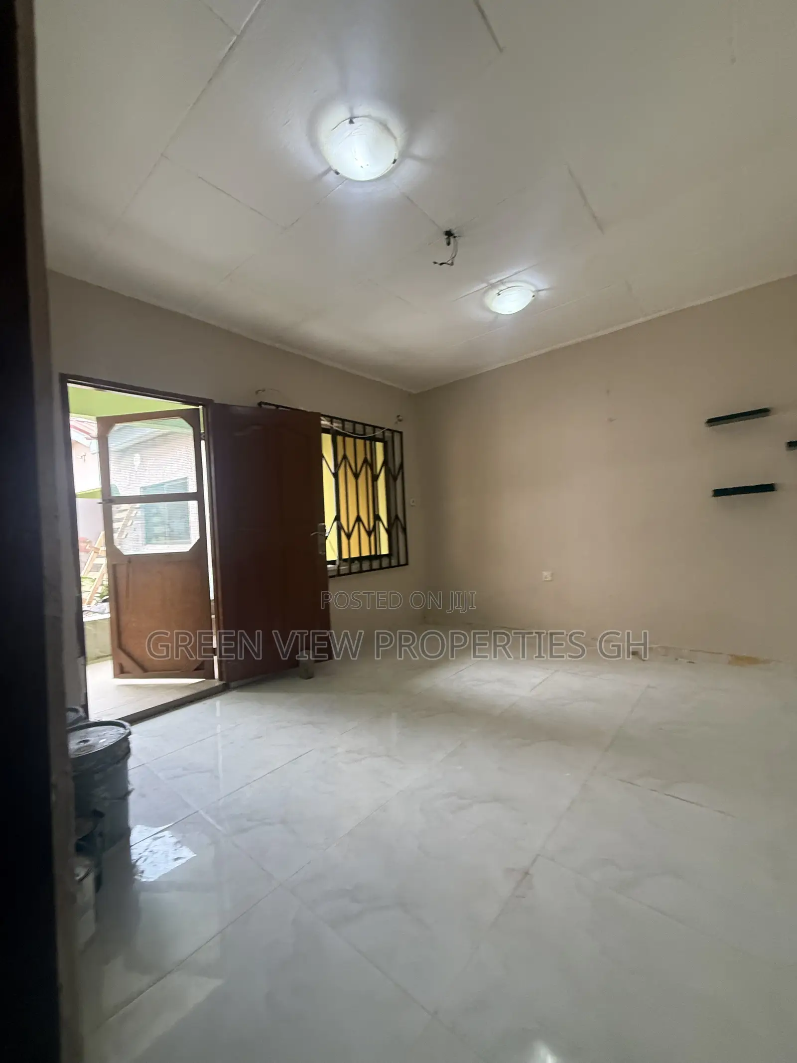1bdrm Room & Parlour in West Hills Mall Area for sale