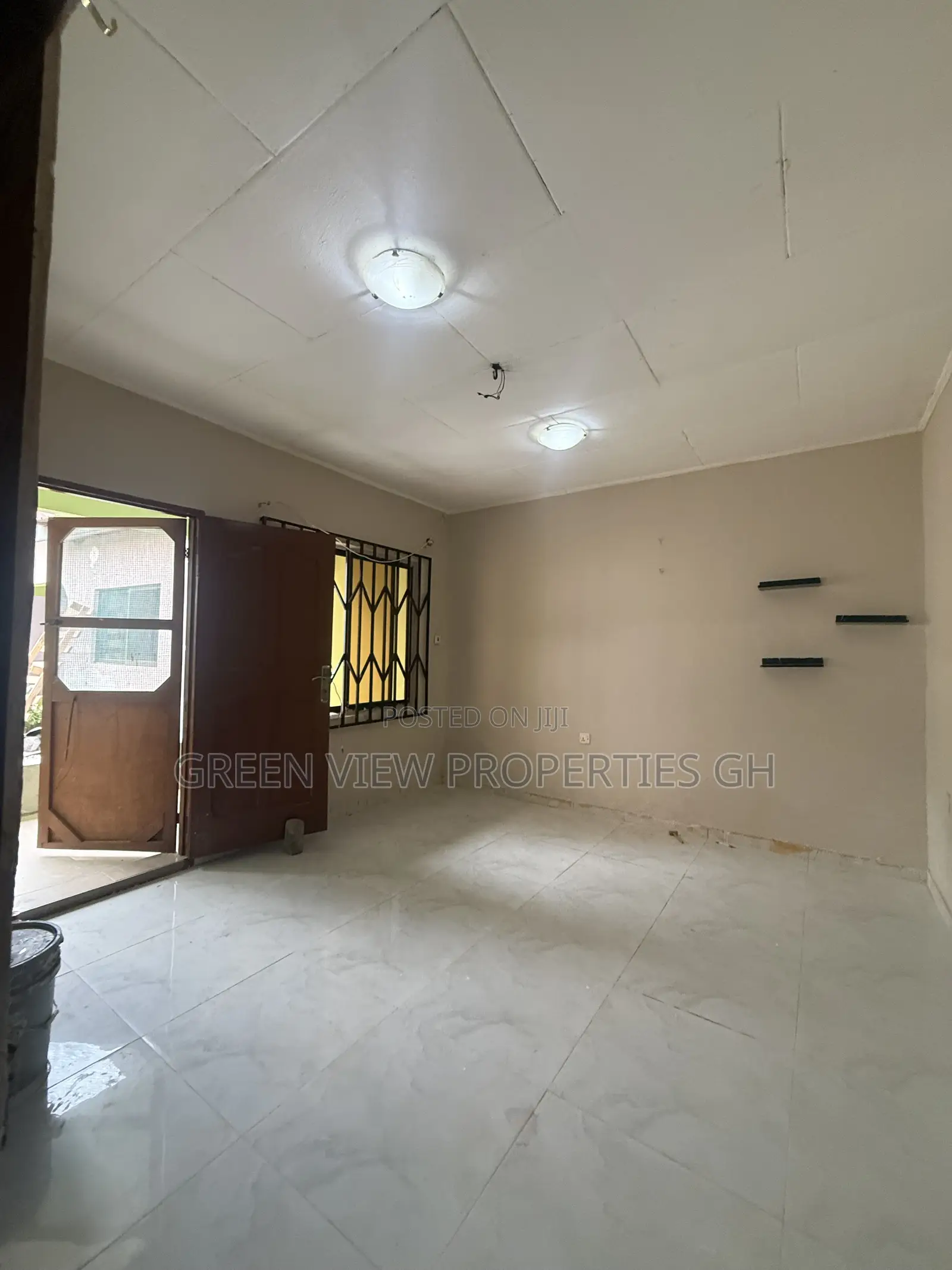 1bdrm Room & Parlour in West Hills Mall Area for sale