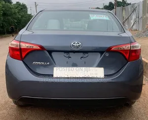 Toyota Corolla LE Eco (1.8L 4cyl 2A) 2018
