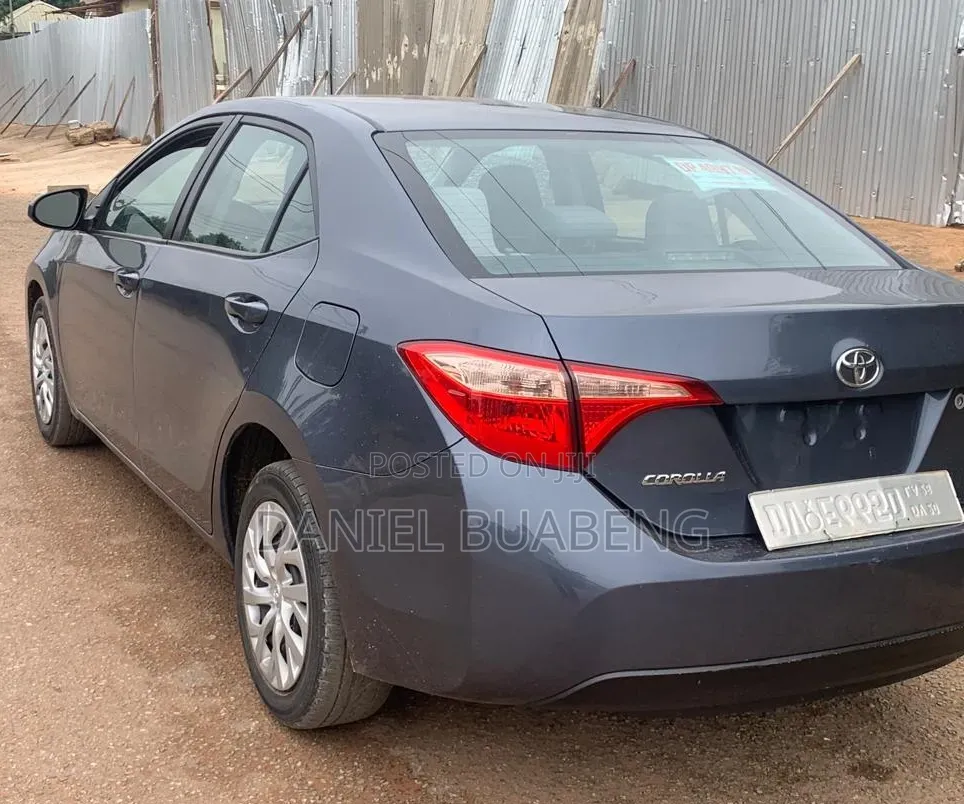 Toyota Corolla LE Eco (1.8L 4cyl 2A) 2018