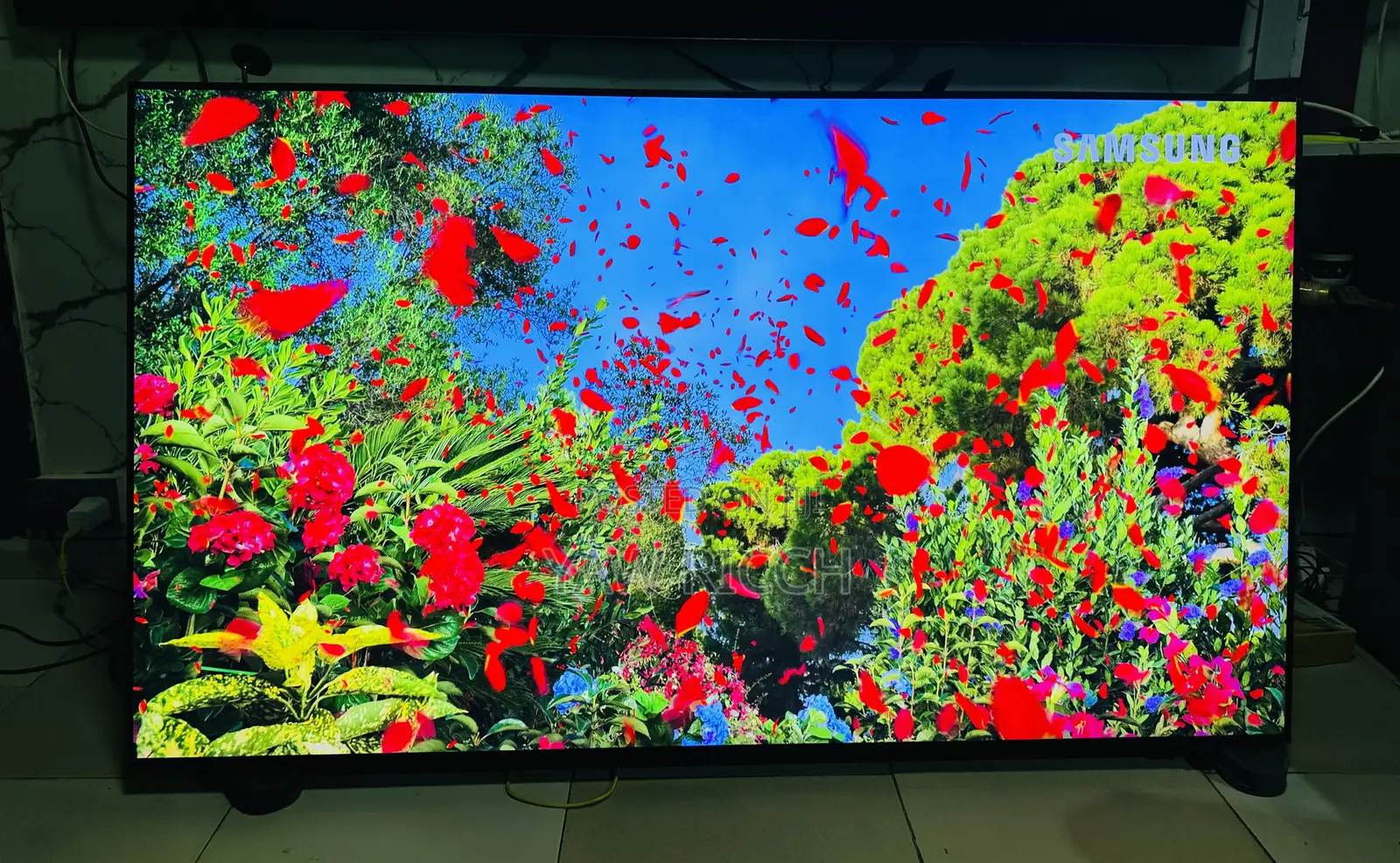 QLED Samsung 43inches Smart Ultra HD Digital Satellite 2024 Model