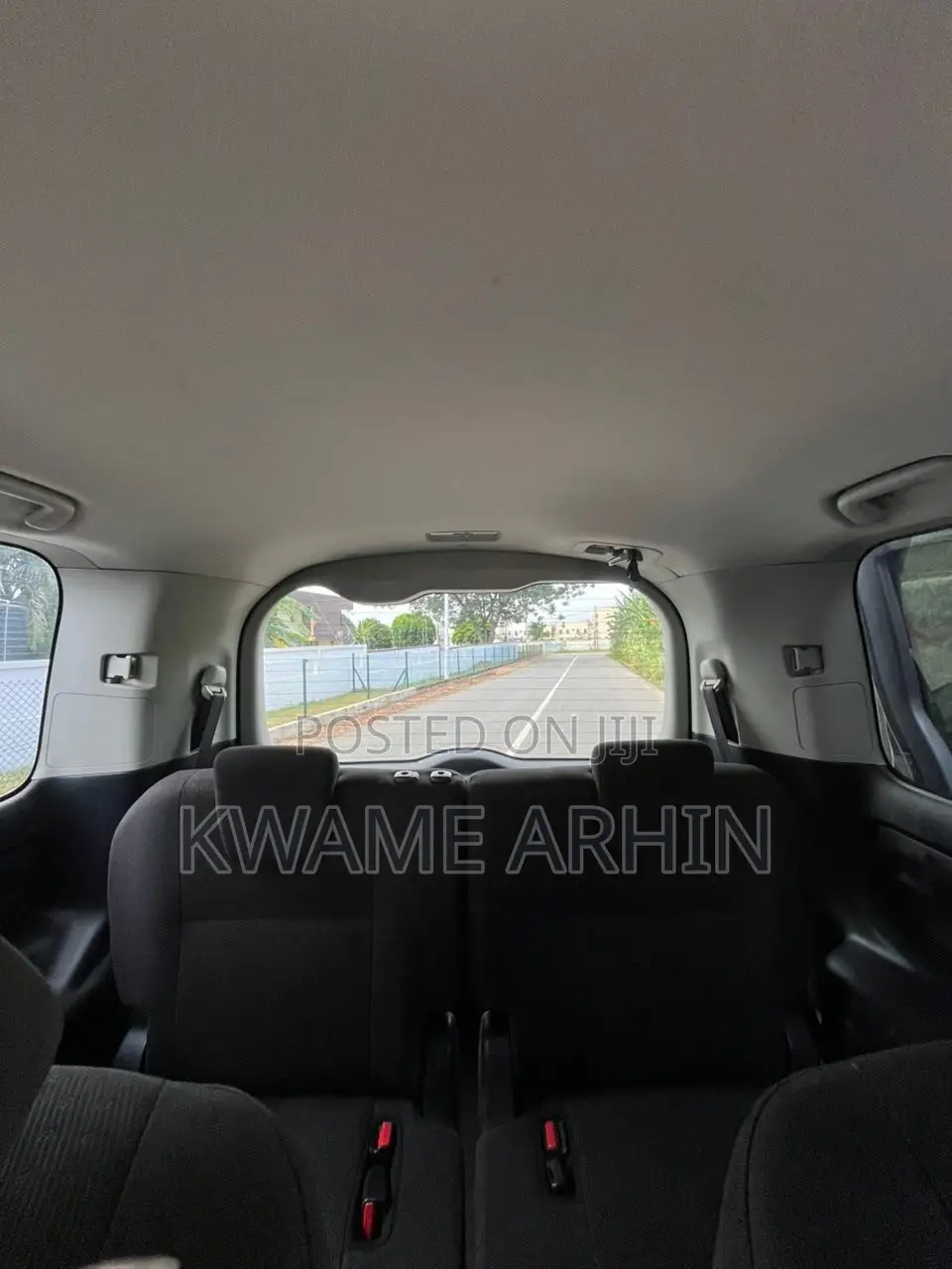 Toyota Voxy V 4WD 7-Seater 2014 Black