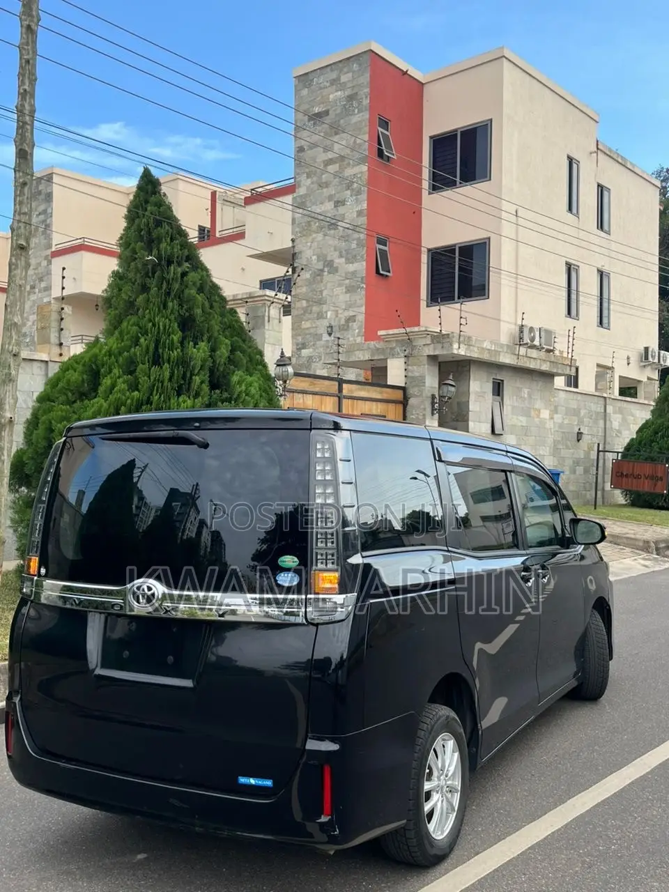 Toyota Voxy V 4WD 7-Seater 2014 Black