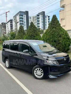 Toyota Voxy V 4WD 7-Seater 2014 Black