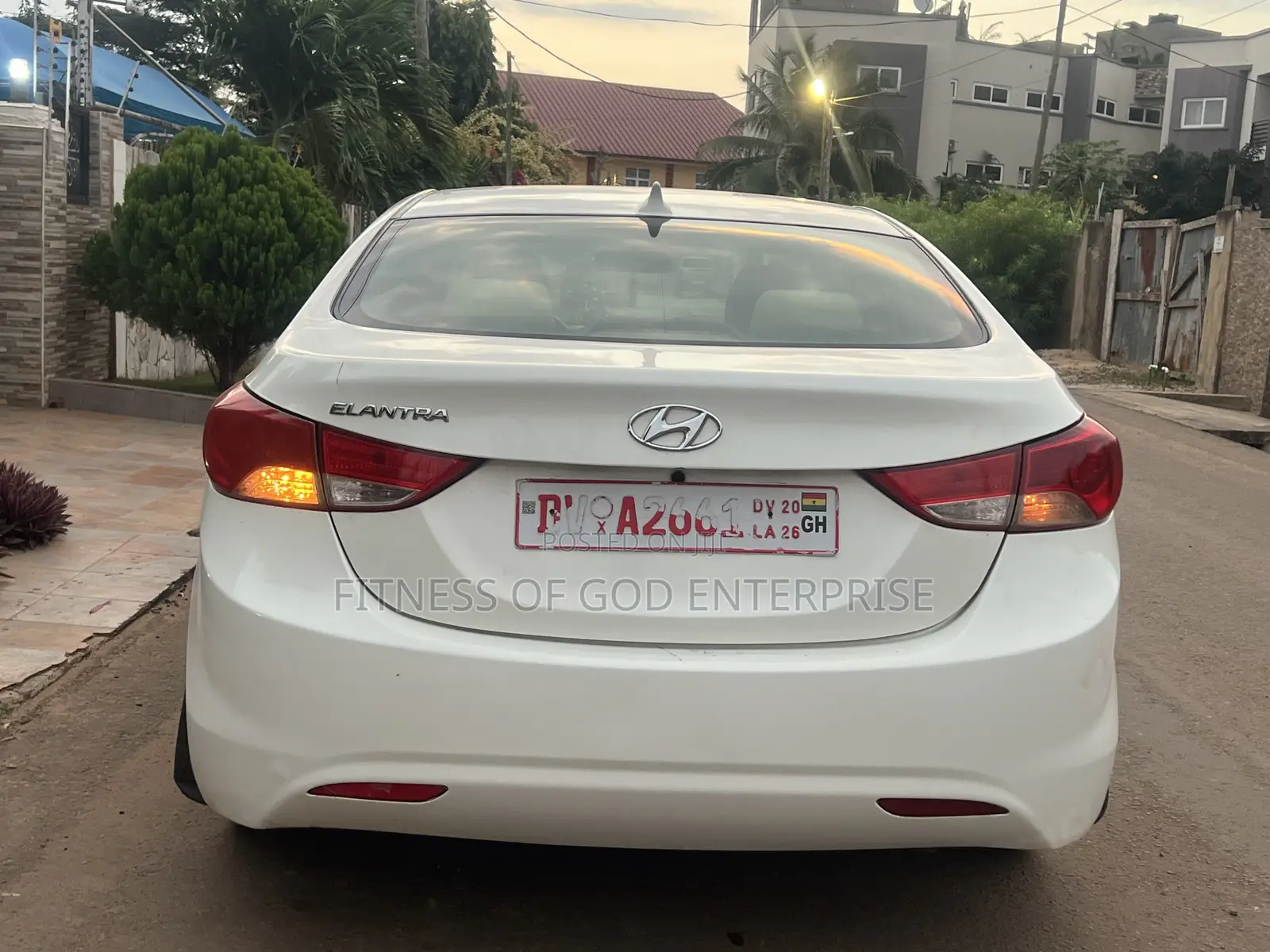 Hyundai Elantra GLS Sedan FWD (1.8L 4cyl 6M) 2013 White