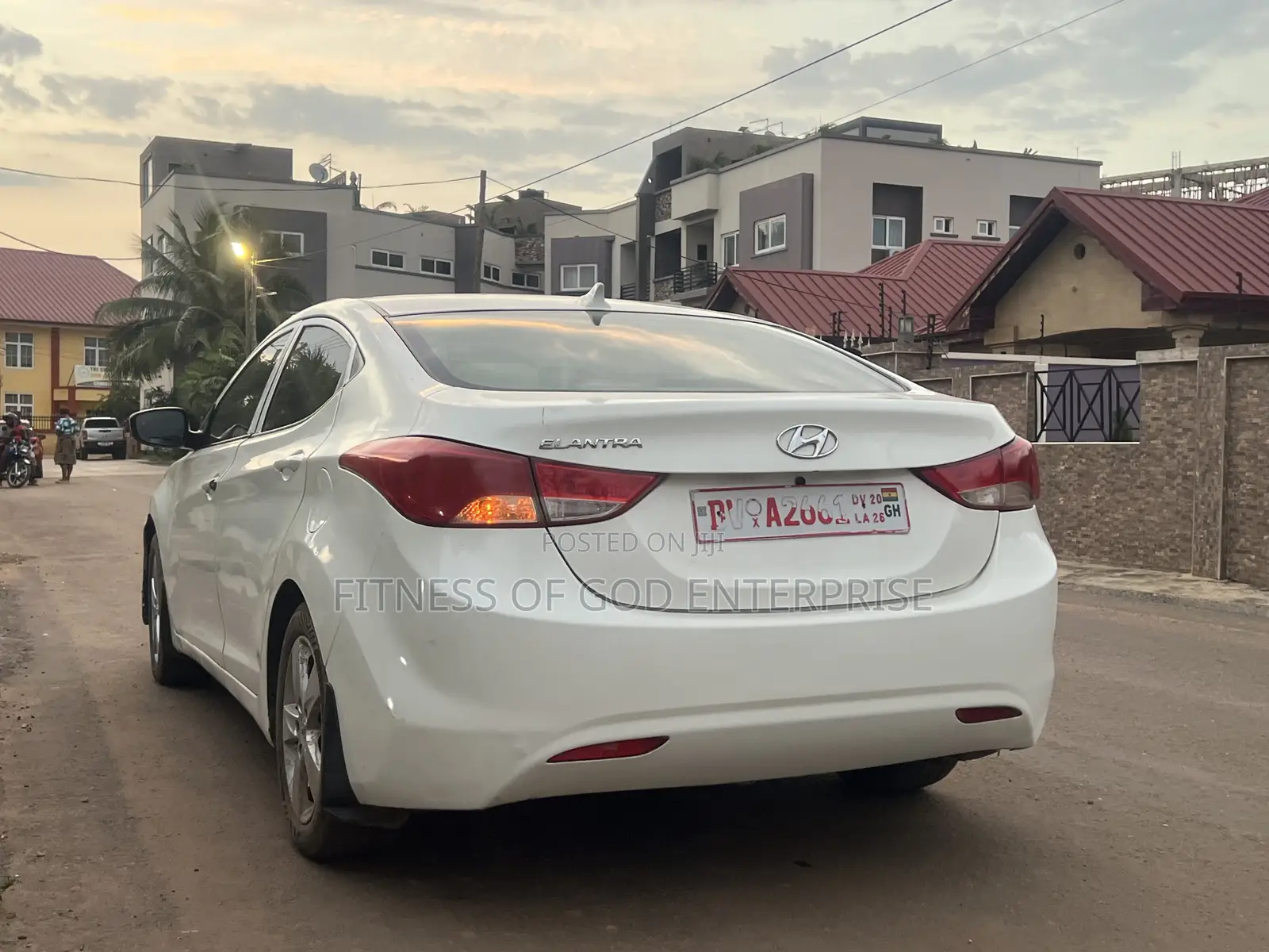 Hyundai Elantra GLS Sedan FWD (1.8L 4cyl 6M) 2013 White