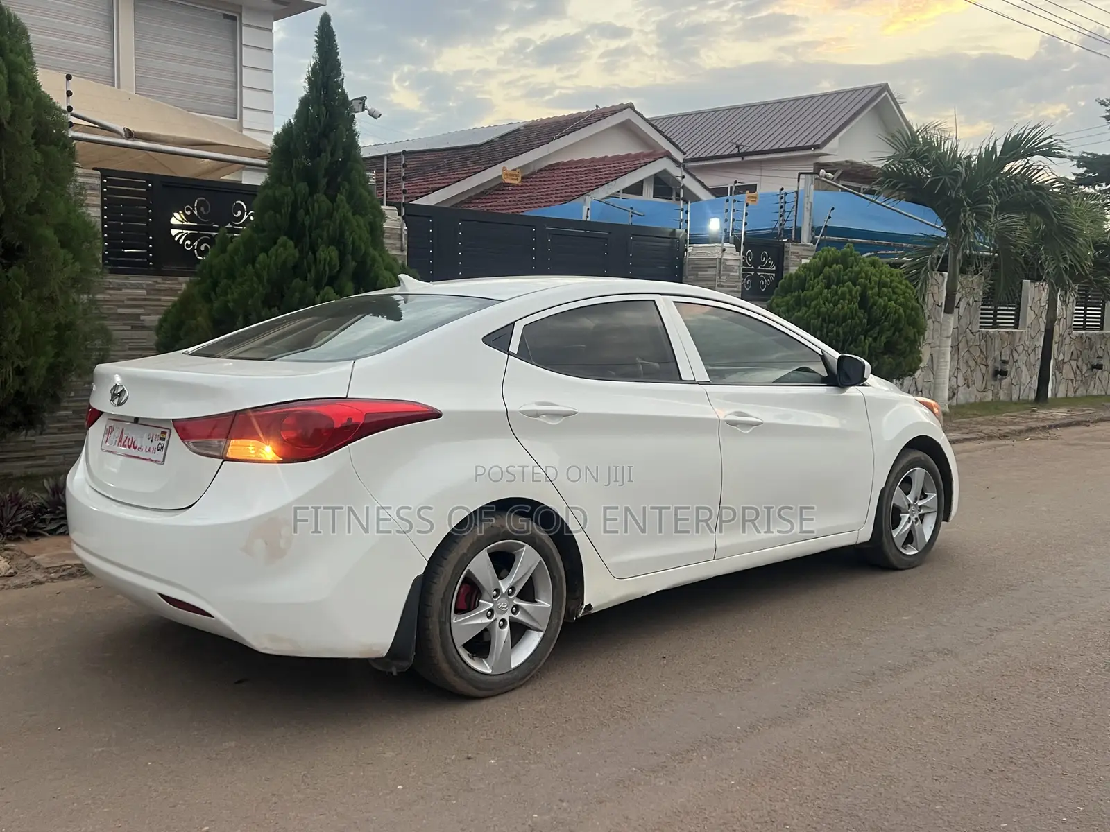Hyundai Elantra GLS Sedan FWD (1.8L 4cyl 6M) 2013 White