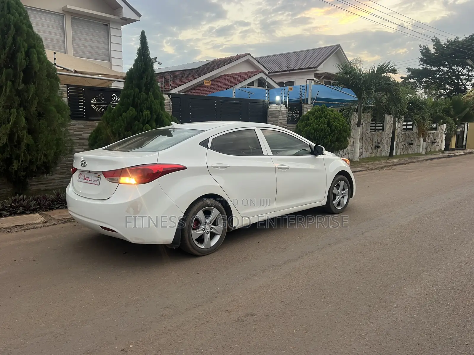 Hyundai Elantra GLS Sedan FWD (1.8L 4cyl 6M) 2013 White