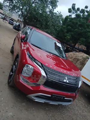 Mitsubishi Outlander SE 2024 Red