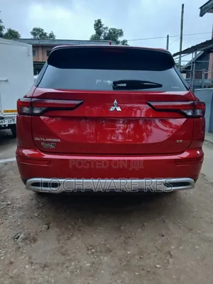 Mitsubishi Outlander SE 2024 Red