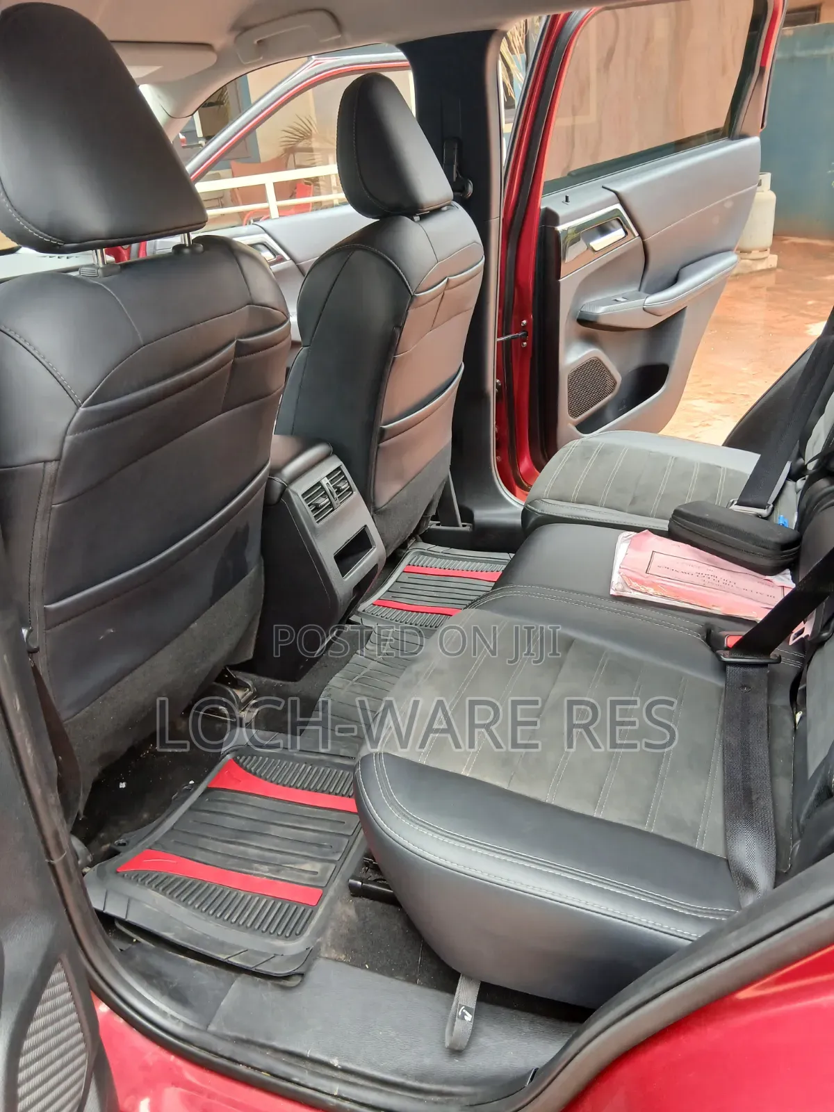 Mitsubishi Outlander SE 2024 Red